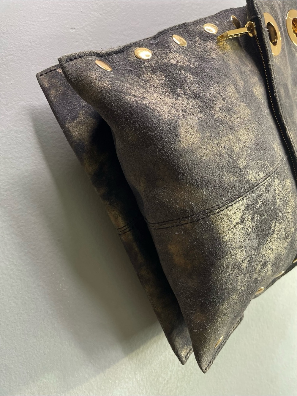 Hammitt RARE all suede Montana Bag - Picture 4 of 15